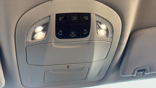 Used 2024 Chrysler Pacifica Touring-L FWD image 23