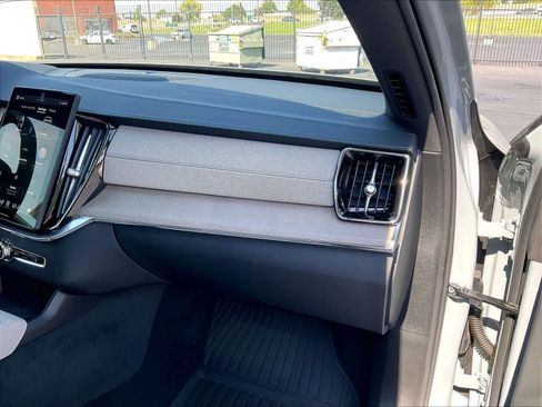 New 2026 Volvo XC90 T8 Plus w/ Protection Package Premier AWD/4WD image 29