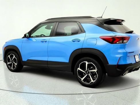 Used 2023 Chevrolet TrailBlazer RS w/ Sun and Liftgate Package FWD image 8