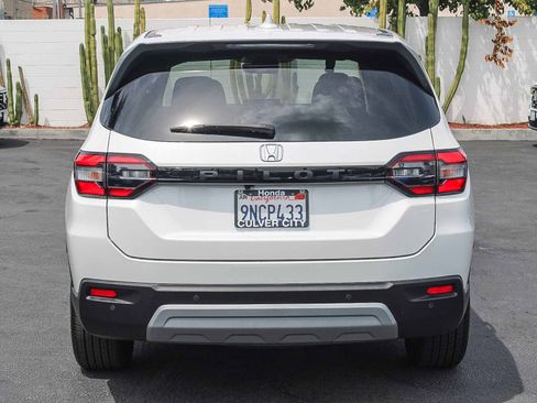Used 2025 Honda Pilot EX-L image 8