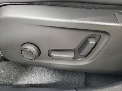 Certified 2024 Volvo C40 P8 Recharge Ultimate w/ Protection Package Premier RWD image 21
