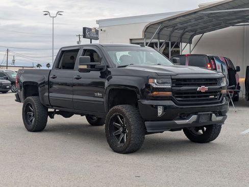 Used 2018 Chevrolet Silverado 1500 LT w/ Texas Edition image 3