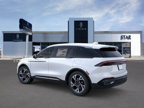 New 2026 Lincoln Nautilus Premier AWD/4WD image 4