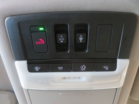 Used 2022 Nissan Rogue SV w/ SV Premium Package image 44