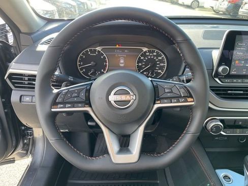 New 2025 Nissan Altima 2.5 SR image 19