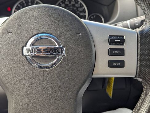 Used 2009 Nissan Pathfinder SE AWD/4WD image 15