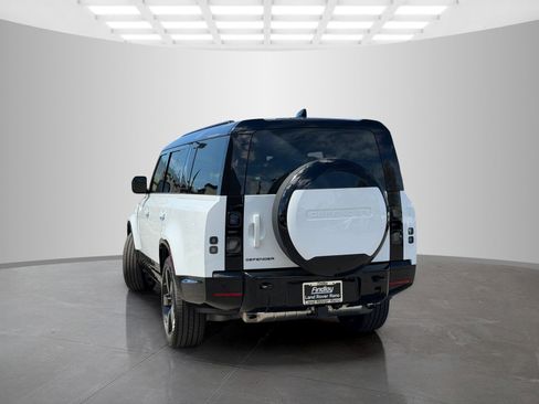 New 2026 Land Rover Defender 130 X-Dynamic SE image 7