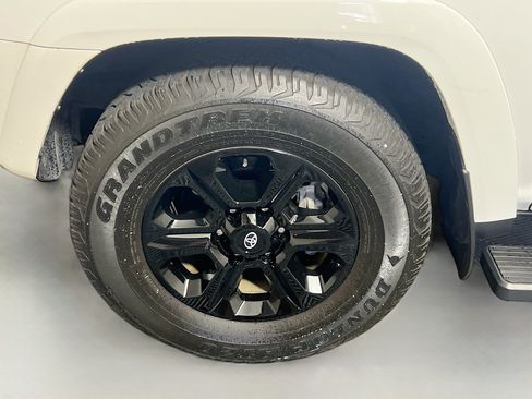 Used 2024 Toyota 4Runner SR5 Premium w/ Moonroof Package RWD image 13
