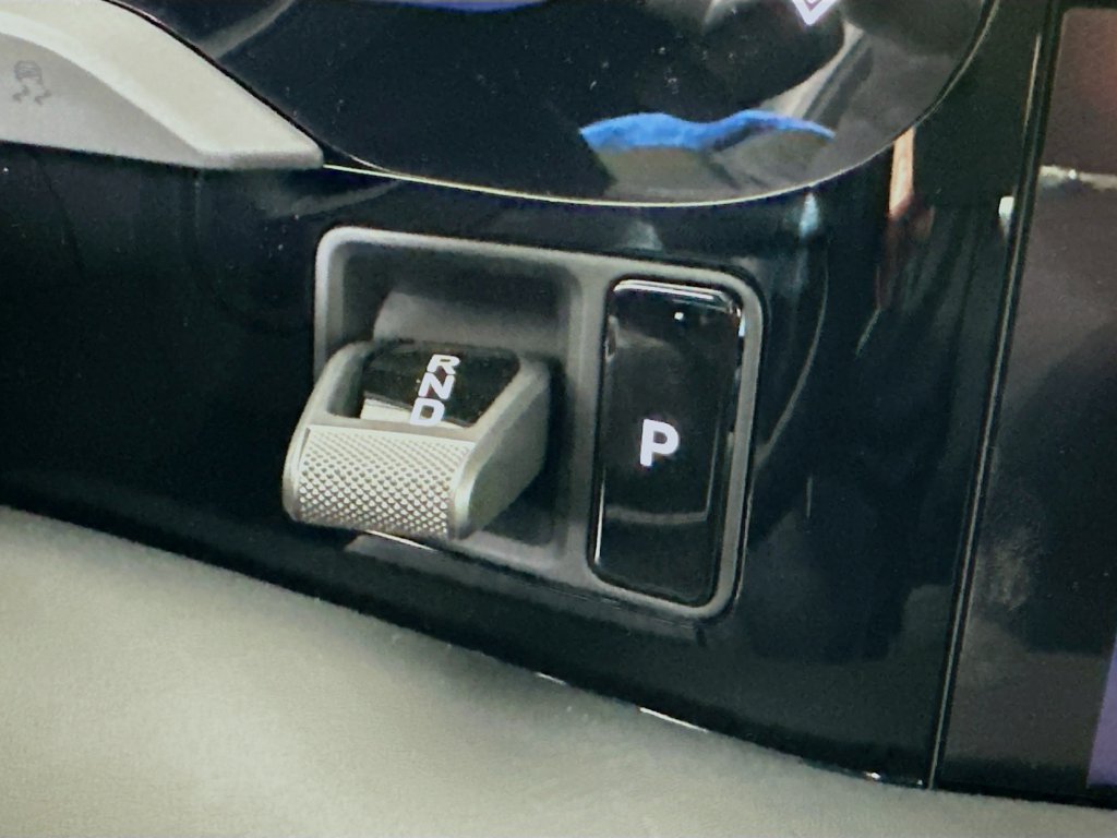 New 2025 Porsche Taycan 4S AWD/4WD image 19