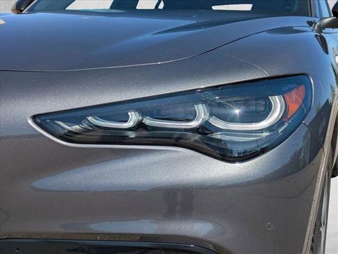 Used 2024 Alfa Romeo Stelvio Ti image 9