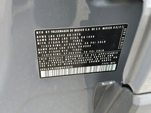 Used 2022 Volkswagen Taos SE w/ Panoramic Sunroof Package image 31