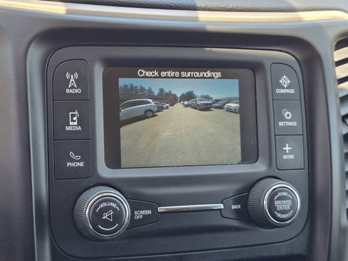 Used 2018 Jeep Cherokee Latitude w/ Altitude Package AWD/4WD image 17