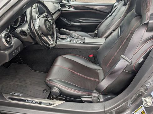 Used 2017 MAZDA MX-5 Miata RF Grand Touring image 11