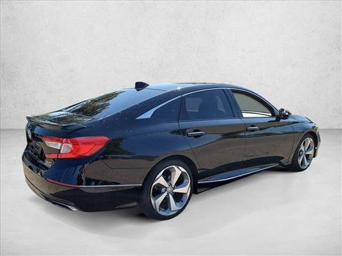 Used 2018 Honda Accord Touring image 5