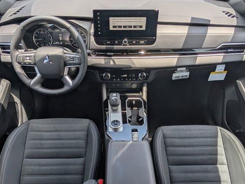 New 2026 Mitsubishi Outlander LE FWD image 24