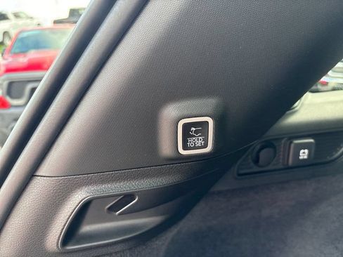 Used 2023 Jeep Grand Cherokee Overland AWD/4WD image 24