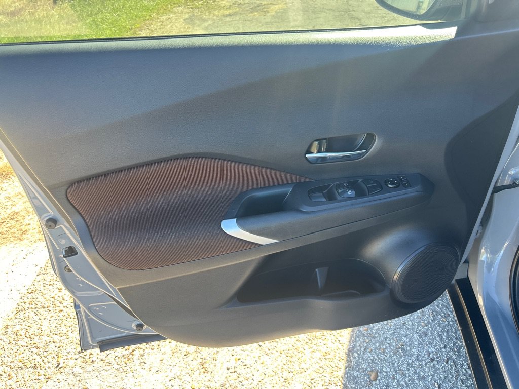 Used 2023 Nissan Kicks SR FWD image 7