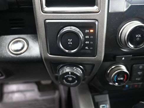 Used 2018 Ford F150 Raptor w/ Equipment Group 802A Luxury AWD/4WD image 21