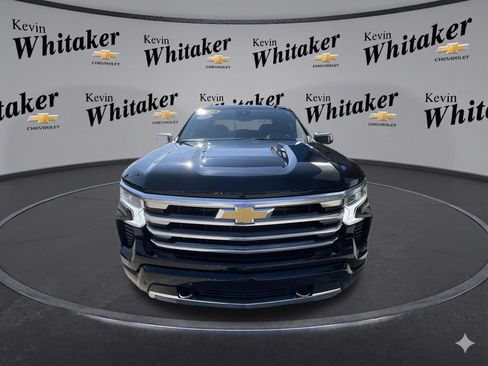 Certified 2025 Chevrolet Silverado 1500 High Country AWD/4WD image 3