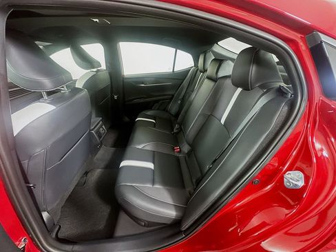 Used 2025 Toyota Camry SE image 24