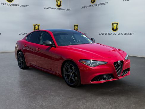 Used 2018 Alfa Romeo Giulia Ti w/ Nero Edizione RWD image 7
