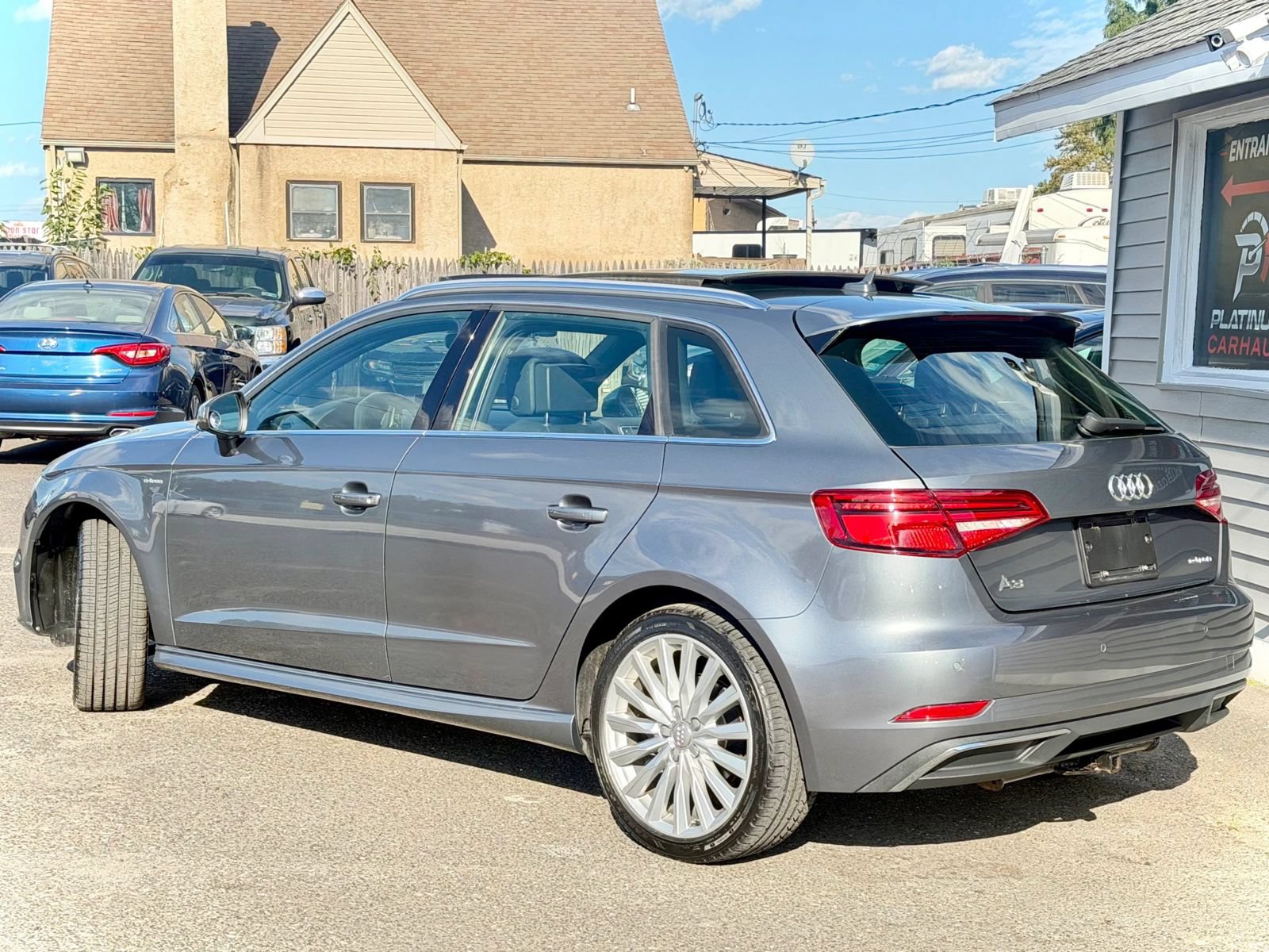 Used 2017 Audi A3 e-tron Premium Plus w/ Technology Package FWD image 4