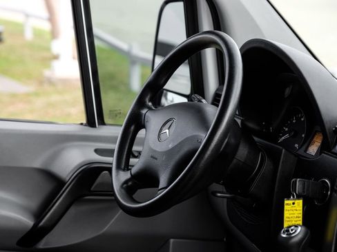 Used 2015 Mercedes-Benz Sprinter 3500 w/ High Idle Fixed Package image 10