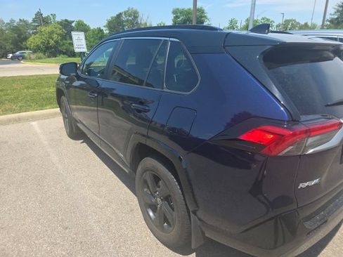 Used 2021 Toyota RAV4 XSE AWD/4WD image 2