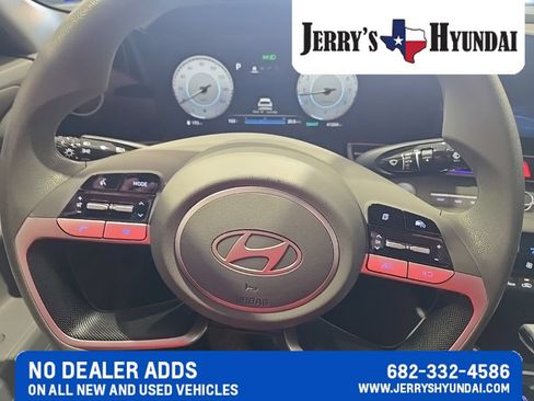 Used 2024 Hyundai Elantra SEL FWD image 13