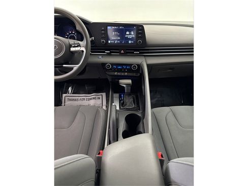 Used 2021 Hyundai Elantra SEL image 30