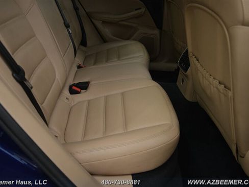 Used 2023 Porsche Macan image 17