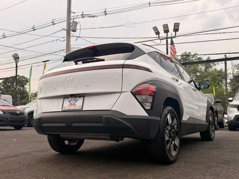Used 2024 Hyundai Kona SEL FWD image 9