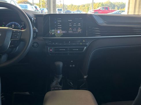 Used 2025 Toyota Camry LE image 25