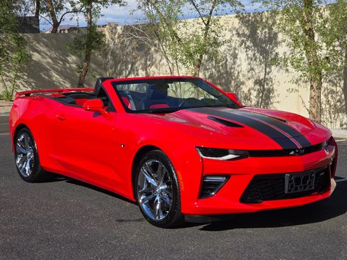 Used 2016 Chevrolet Camaro SS image 3