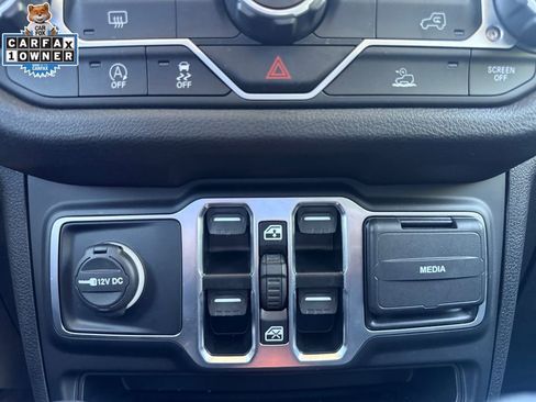 Used 2025 Jeep Wrangler Unlimited Sport AWD/4WD image 28