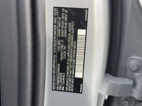 Certified 2025 Volvo XC60 B5 Plus image 16