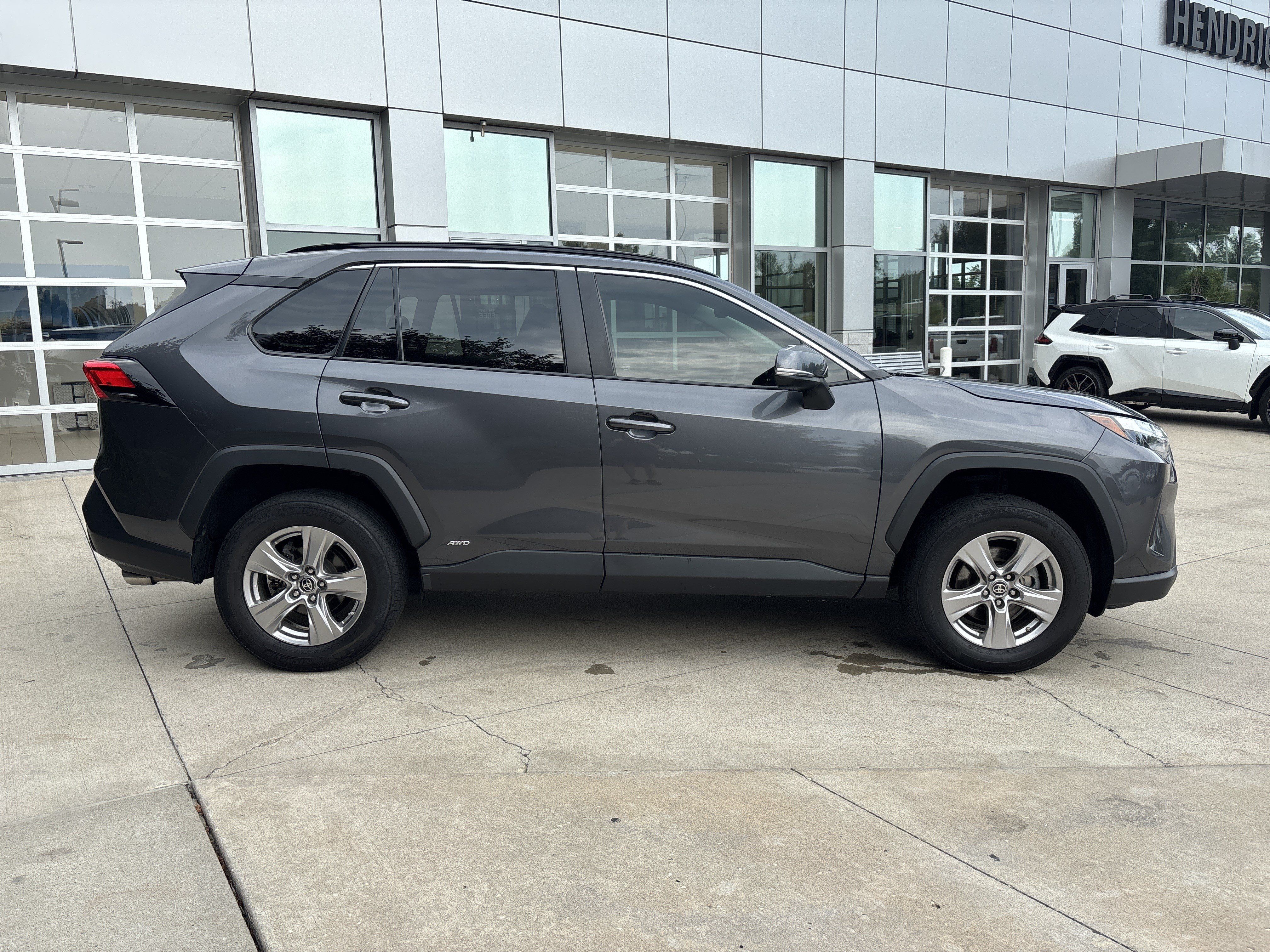 Used 2023 Toyota RAV4 LE AWD/4WD image 10