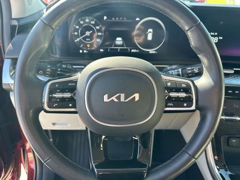 Used 2024 Kia Carnival SX Prestige image 29