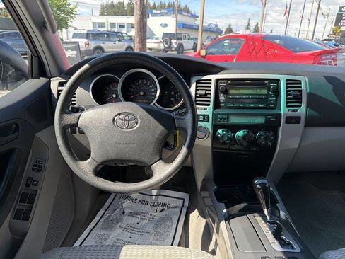 Used 2007 Toyota 4Runner SR5 AWD/4WD image 24