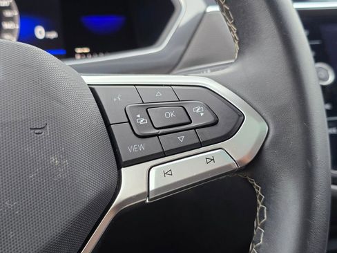 Used 2022 Volkswagen Tiguan SE image 37