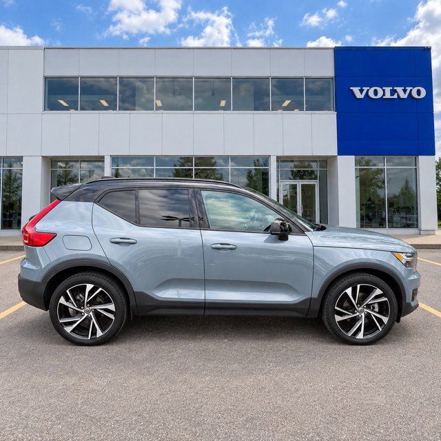 Used 2021 Volvo XC40 T5 R-Design w/ Advanced Package AWD/4WD image 2