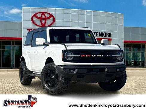 Used 2023 Ford Bronco Outer Banks image 1