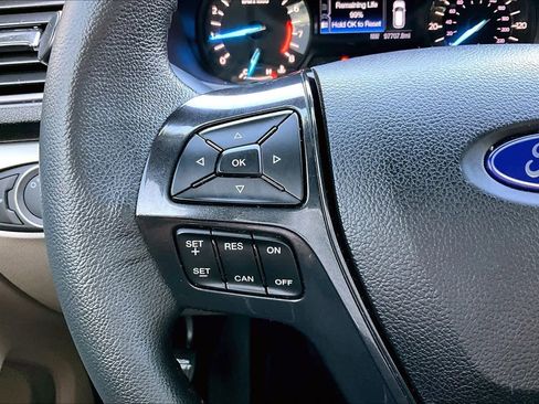 Used 2018 Ford Explorer XLT image 22