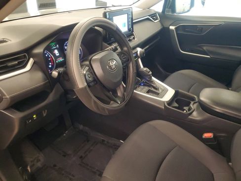 Used 2019 Toyota RAV4 LE image 15
