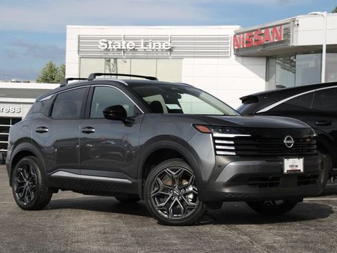 Used 2025 Nissan Kicks SR AWD/4WD image 1