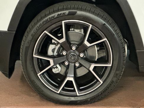 New 2026 Jeep Cherokee Overland w/ Advanced Pro Tech Group AWD/4WD image 25