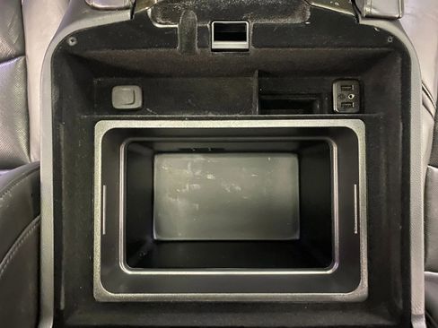 Used 2020 Cadillac Escalade ESV Platinum w/ Escalade Sport Edition image 26