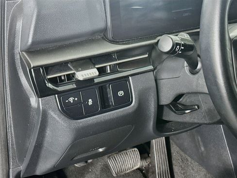 Used 2026 Kia Sportage LX FWD image 16