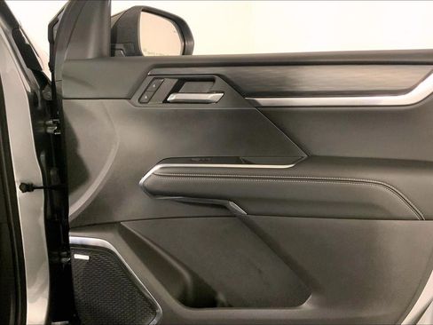 Used 2025 GMC Acadia Elevation FWD image 26