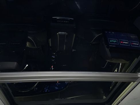 Used 2023 Cadillac Escalade ESV Premium Luxury Platinum image 39